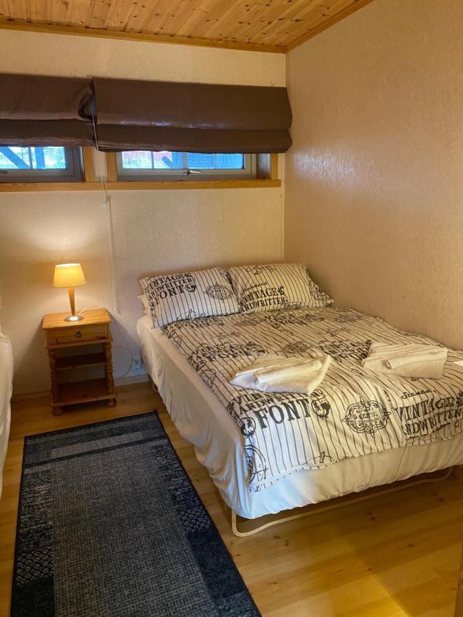 Heloise'S Accommodation Fredvang エクステリア 写真