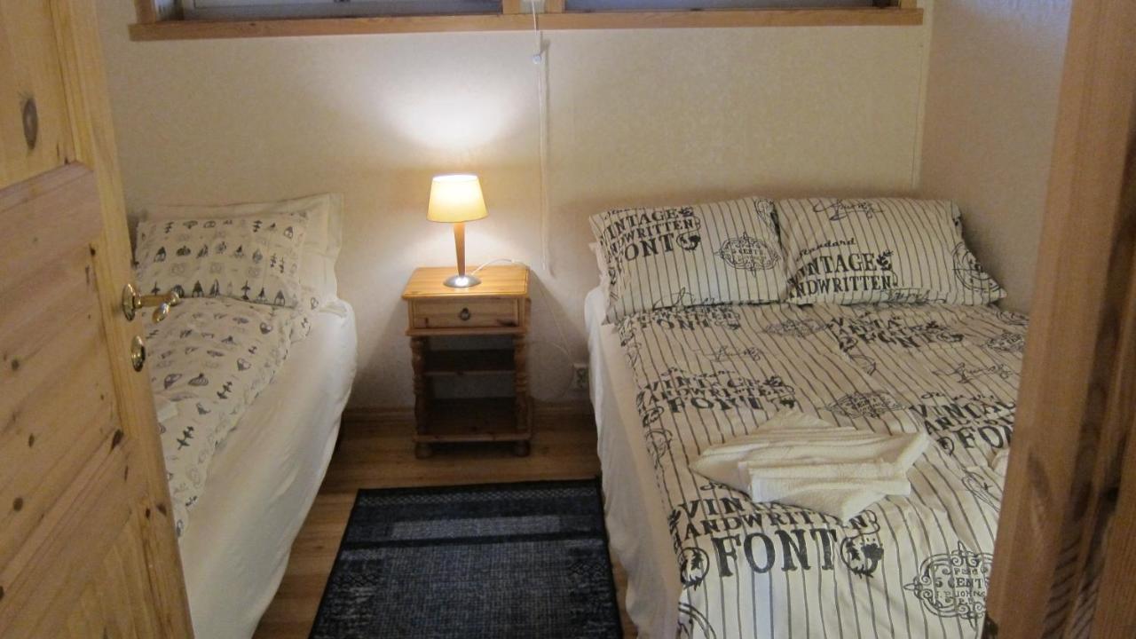 Heloise'S Accommodation Fredvang エクステリア 写真